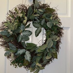 BRAND NEW FLORAL HANGER FOR DOOR DECOR GOOD FOR HOME